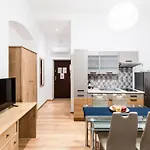 Lejlighedshotel Dietla 32 - Ideal Location In The Heart Of Krakow, Between Main Square And Kazimierz District Kraków