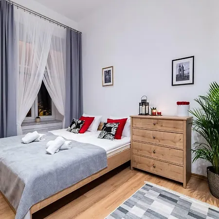 Lägenhetshotell Dietla 32 - Ideal Location In The Heart Of Krakow, Between Main Square And Kazimierz District 3*