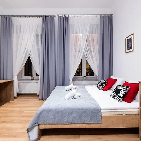 Lägenhetshotell Dietla 32 - Ideal Location In The Heart Of Krakow, Between Main Square And Kazimierz District Kraków