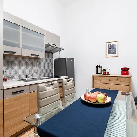 Dietla 32 - Ideal Location In The Heart Of Krakow, Between Main Square And Kazimierz District Ξενοδοχείο με διαμερίσματα